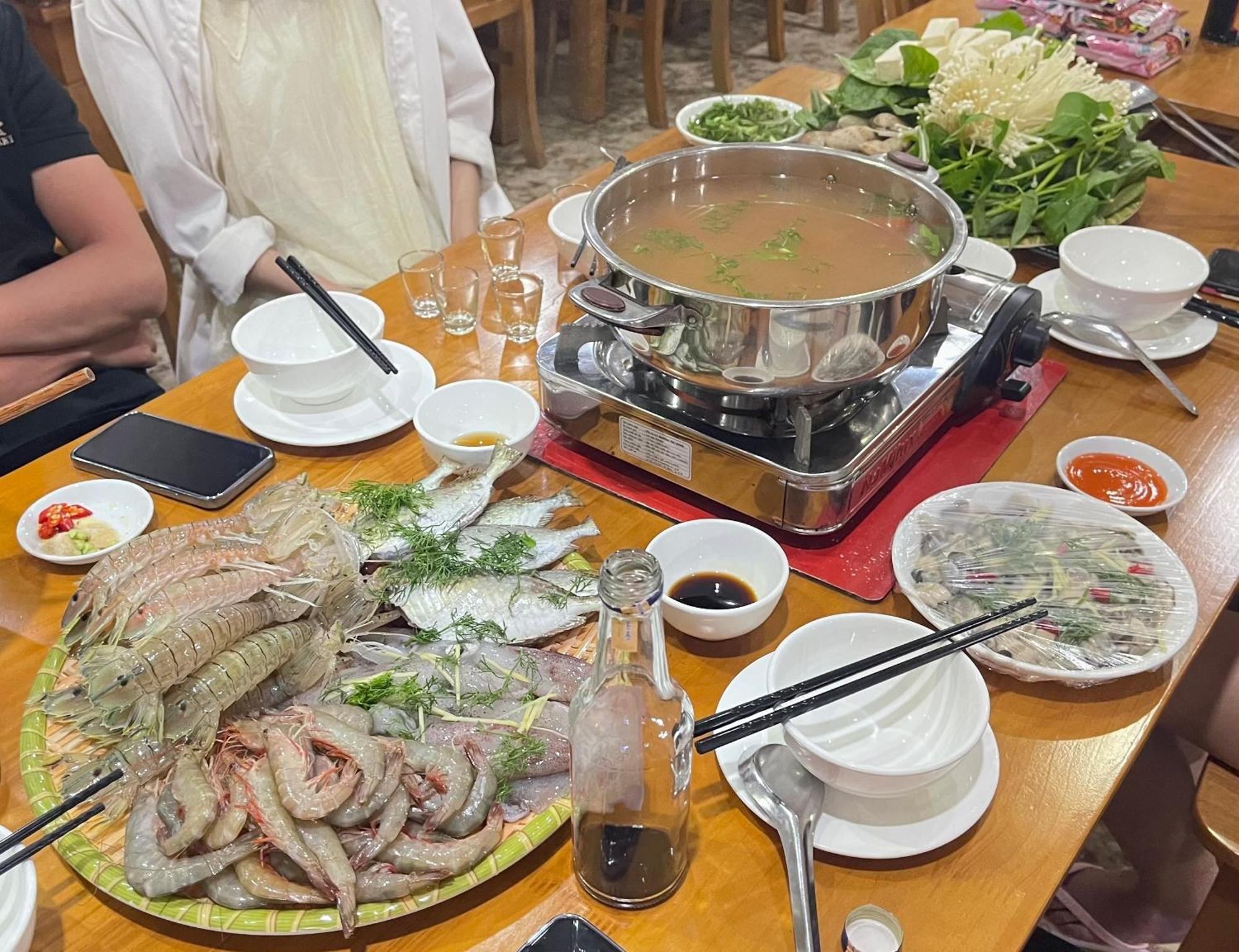 Phuong Dong Hotel Dong Khe Sau Zewnętrze zdjęcie