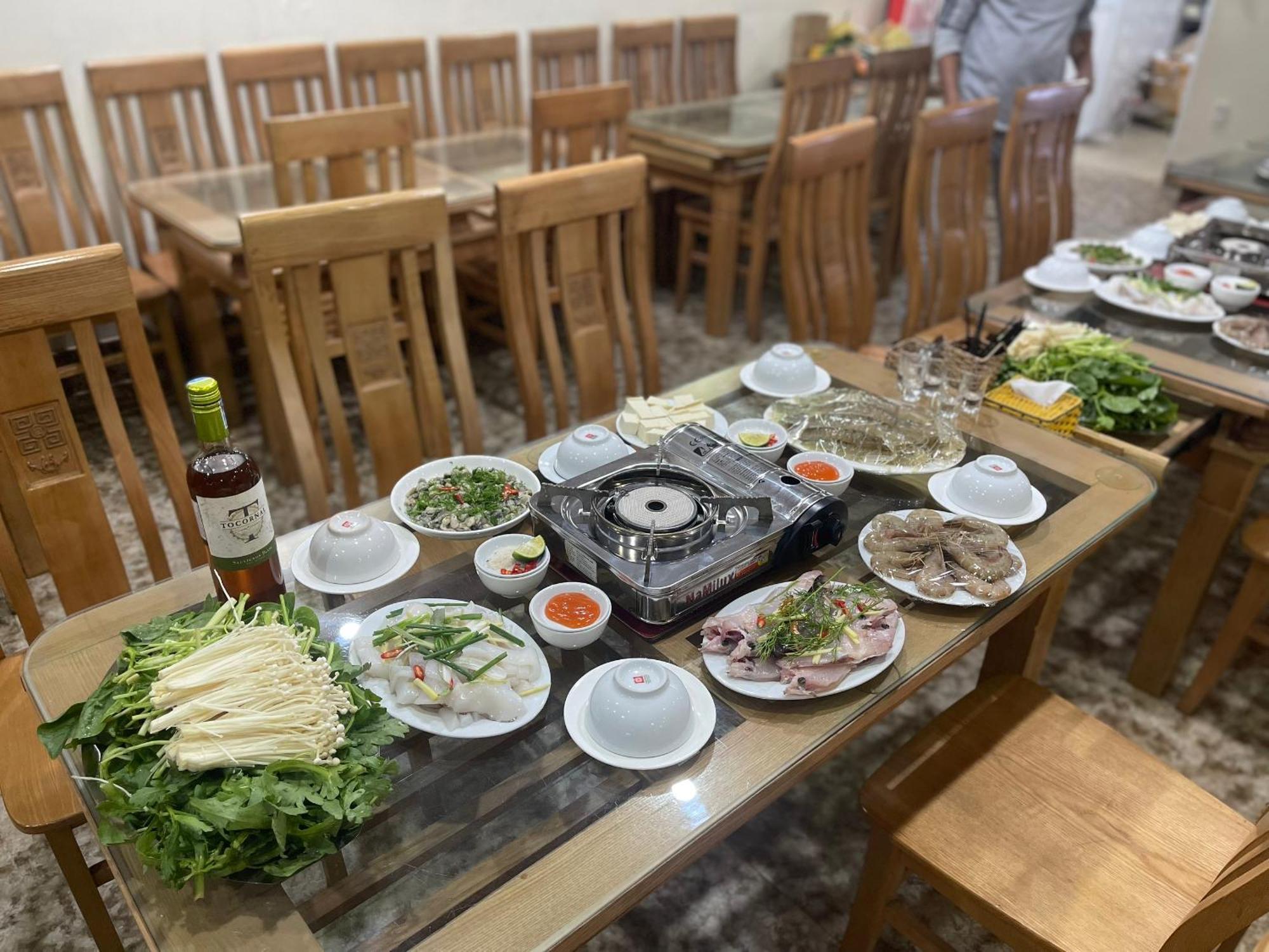 Phuong Dong Hotel Dong Khe Sau Zewnętrze zdjęcie