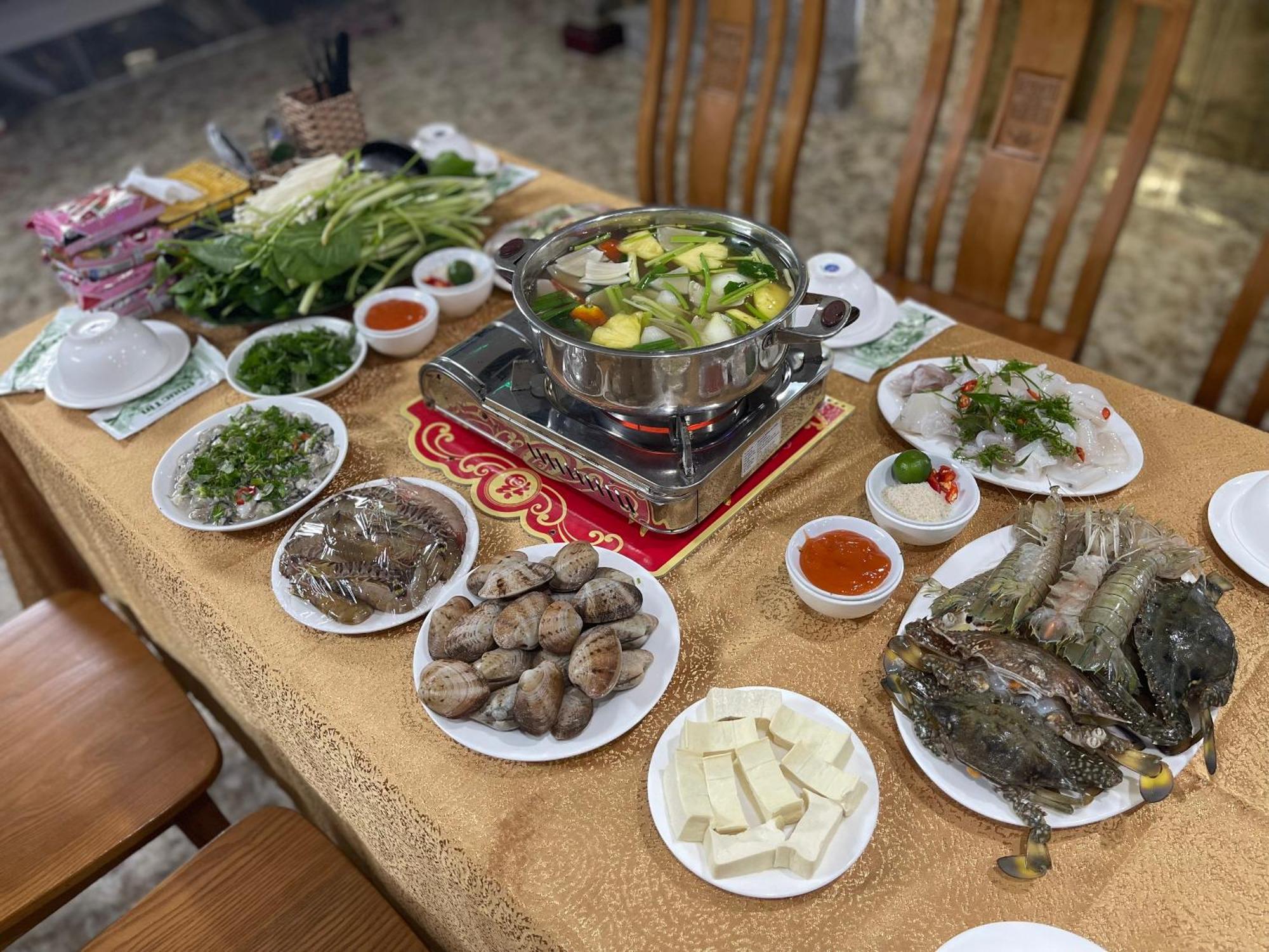 Phuong Dong Hotel Dong Khe Sau Zewnętrze zdjęcie